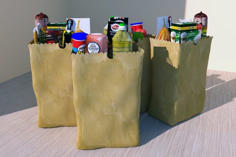 Grocery store (Supermarket) and income apartment