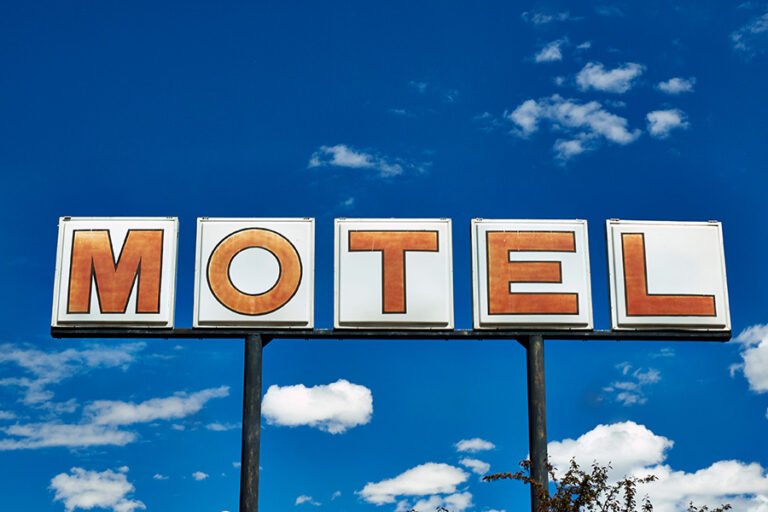Motel with restaurant